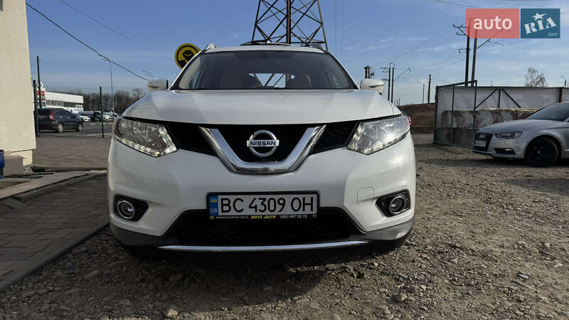 Nissan Rogue (2016)