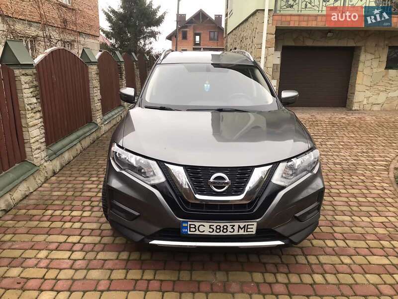 Nissan Rogue (2016)