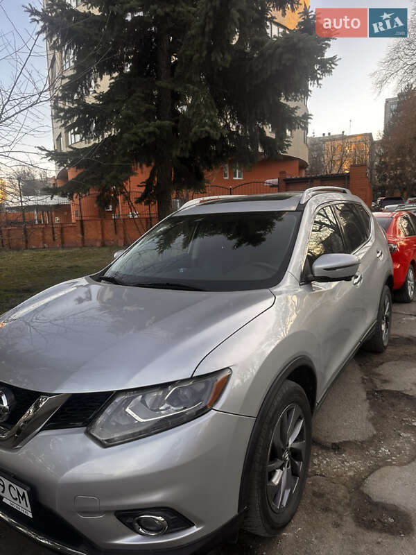 Nissan Rogue (2015)