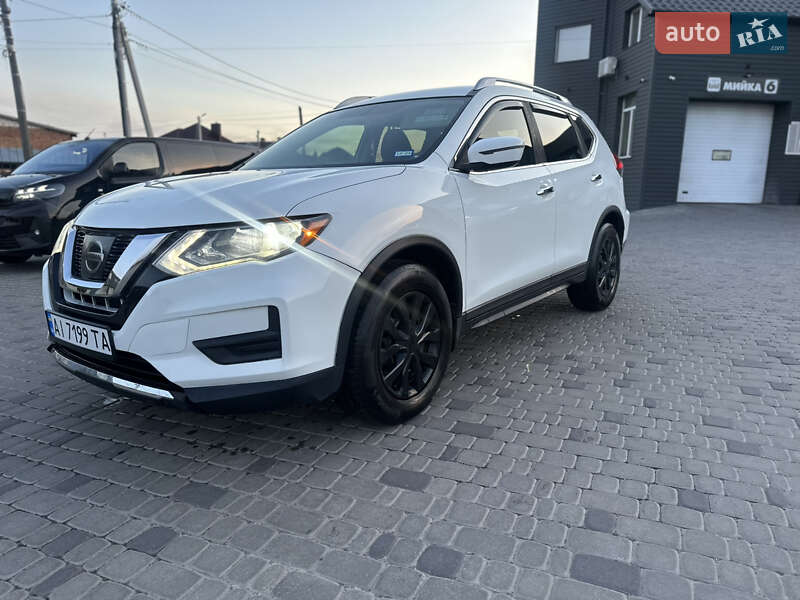 Nissan Rogue (2017)