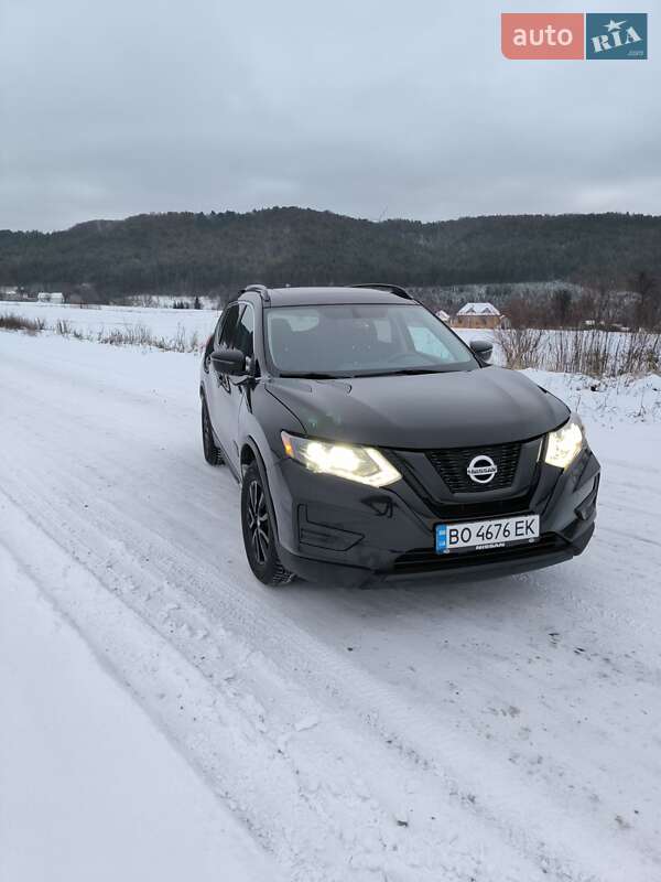 Nissan Rogue (2016)