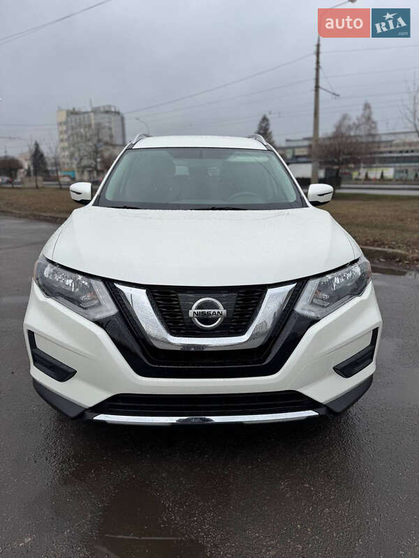 Nissan Rogue (2017)