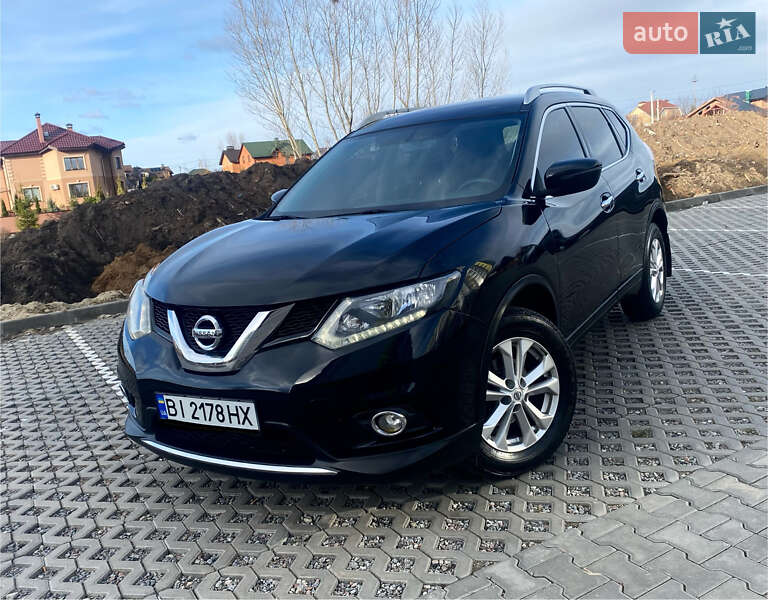 Nissan Rogue (2016)