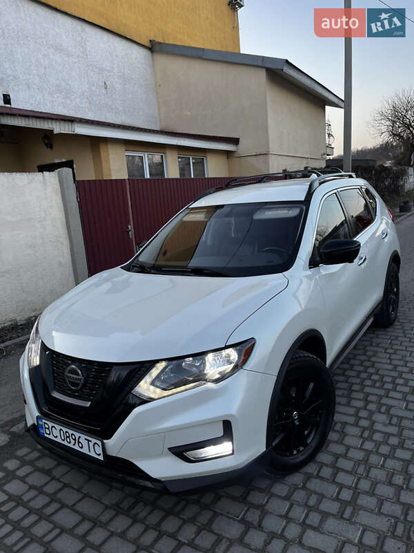 Nissan Rogue (2018)