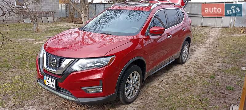 Nissan Rogue (2017)