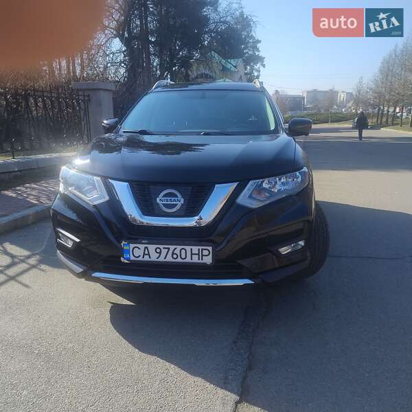 Nissan Rogue (2017)
