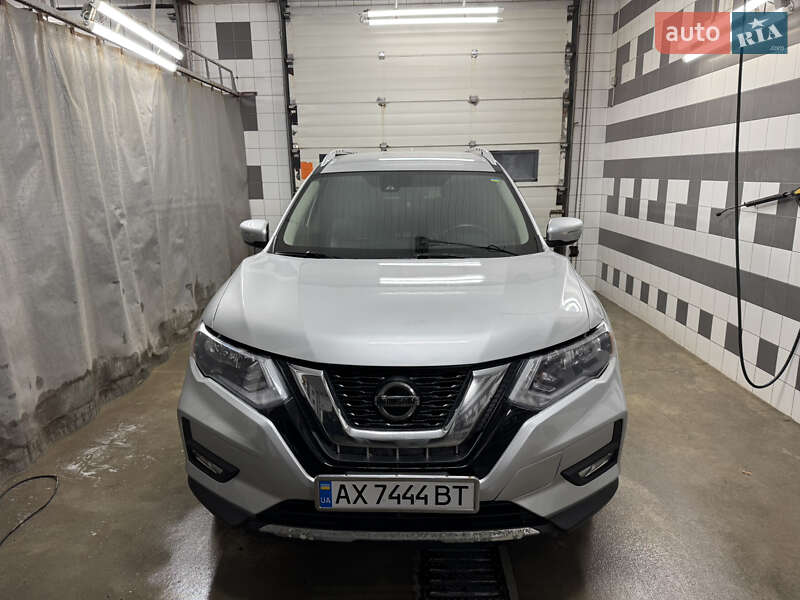 Nissan Rogue (2018)