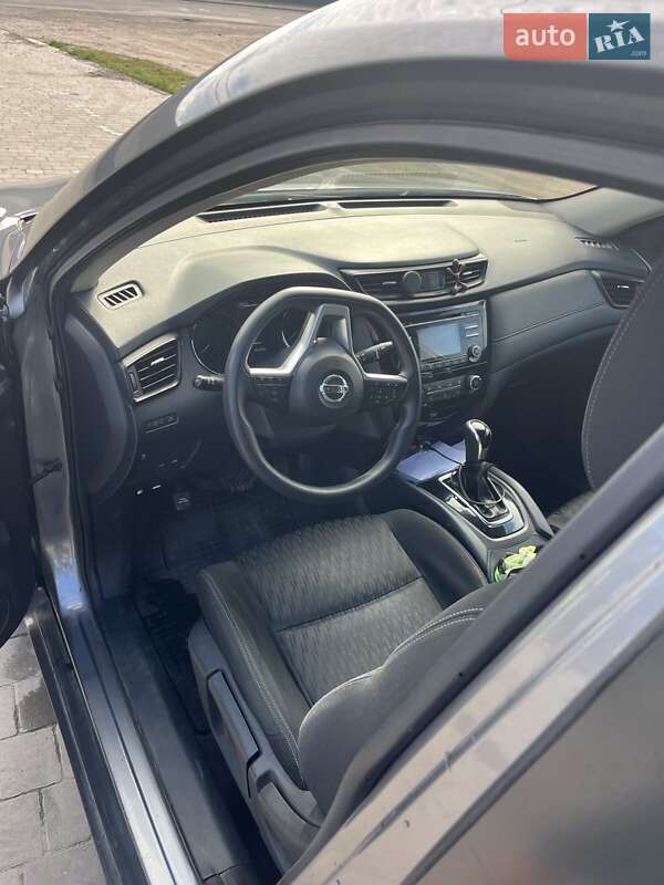 Nissan Rogue (2016)