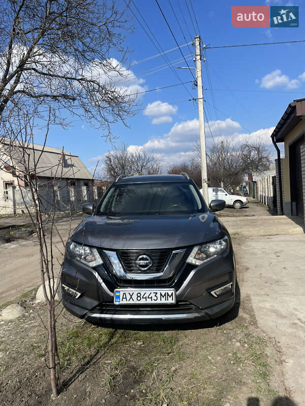 Nissan Rogue (2016)