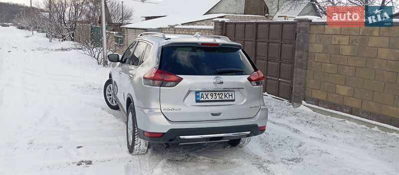 Nissan Rogue (2017)
