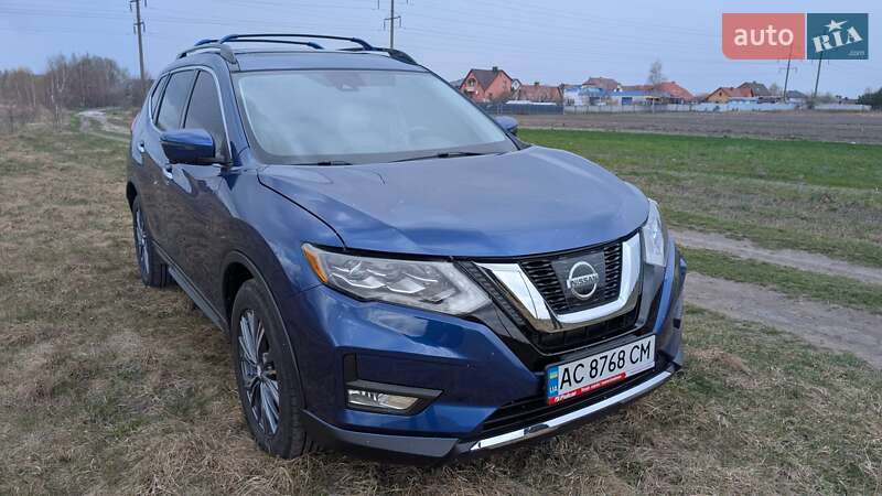 Nissan Rogue (2017)