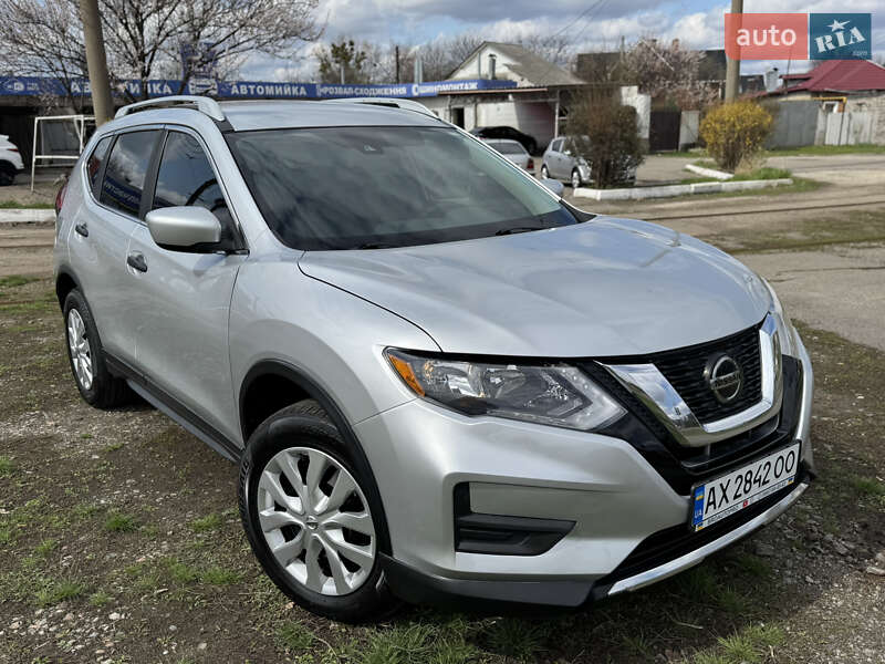 Nissan Rogue (2020)