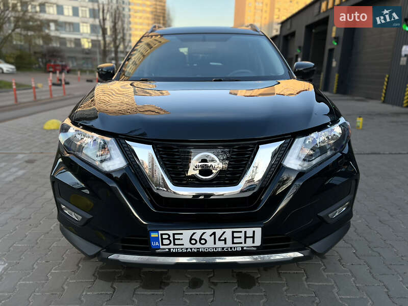 Nissan Rogue (2017)