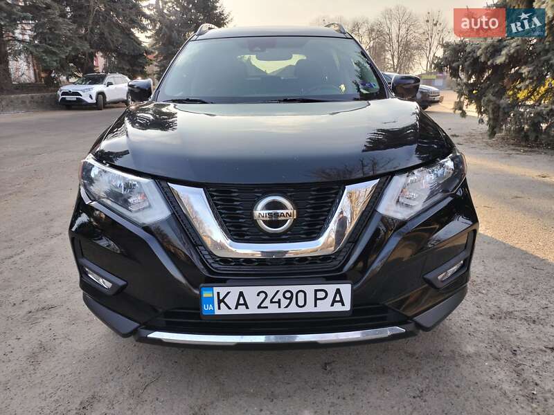 Nissan Rogue (2017)
