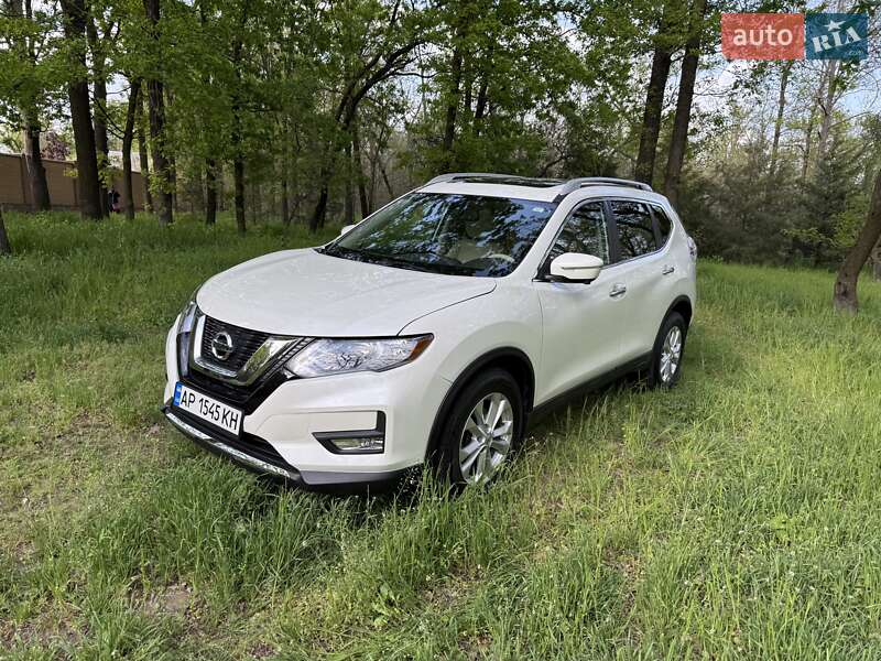 Nissan Rogue (2015)