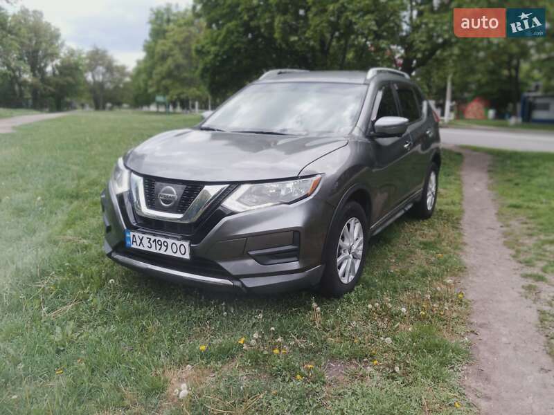 Nissan Rogue (2017)