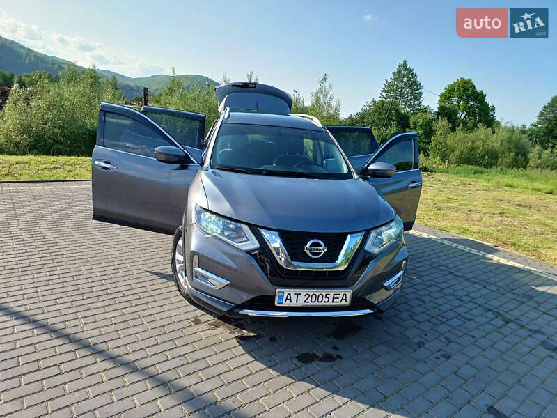 Nissan Rogue (2016)
