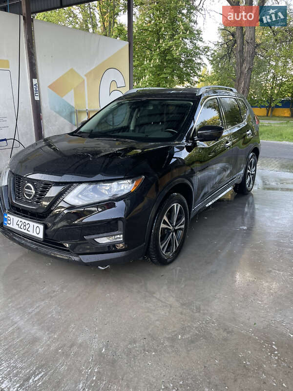 Nissan Rogue (2020)
