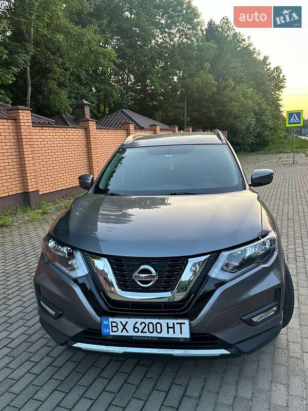 Nissan Rogue (2016)