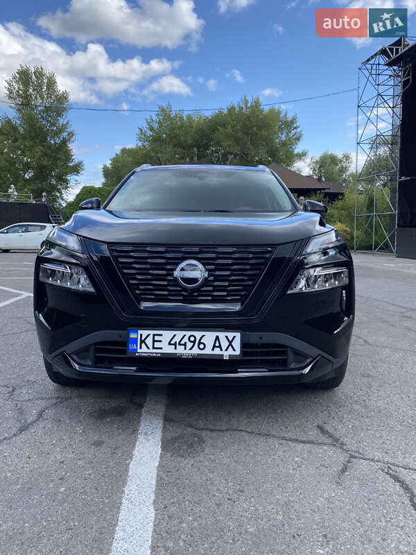 Nissan Rogue (2023)