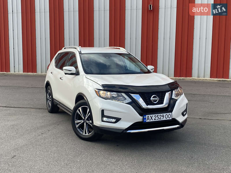 Nissan Rogue (2016)