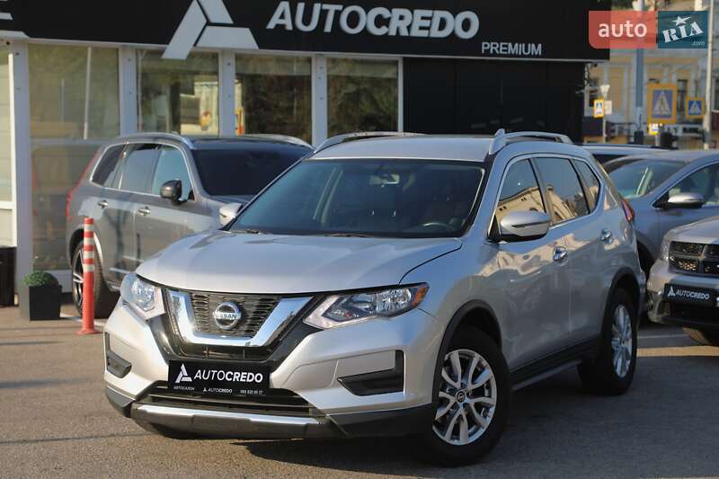 Nissan Rogue (2016)