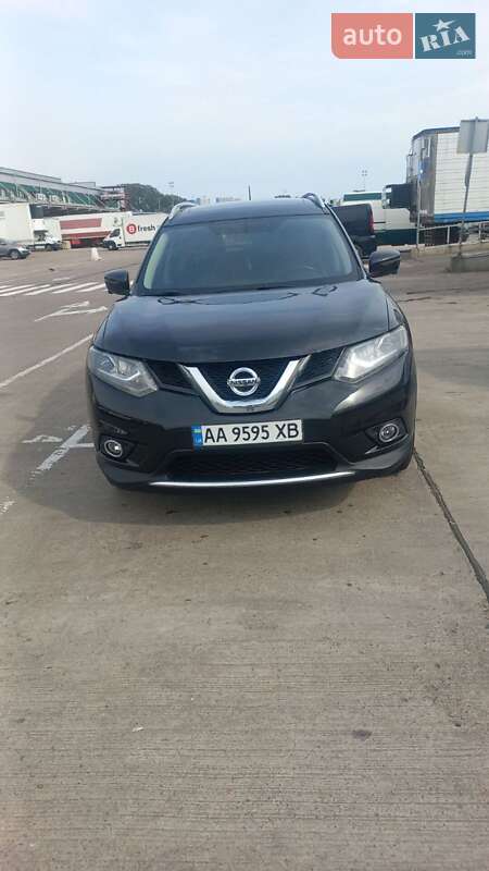 Nissan Rogue (2016)