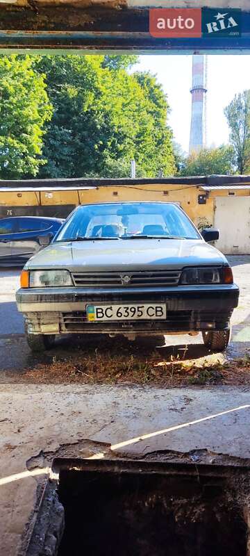Nissan Sunny (1987)
