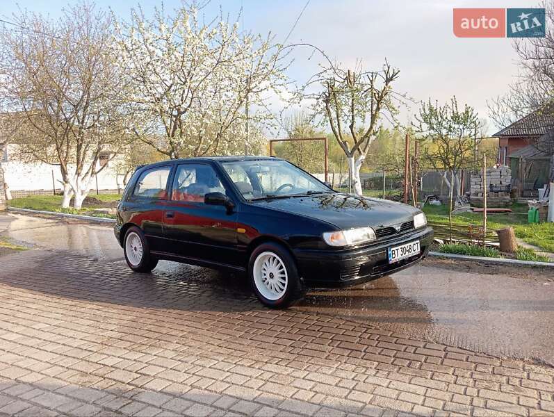 Nissan Sunny (1994)