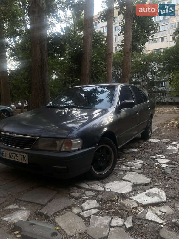 Nissan Sunny (1997)