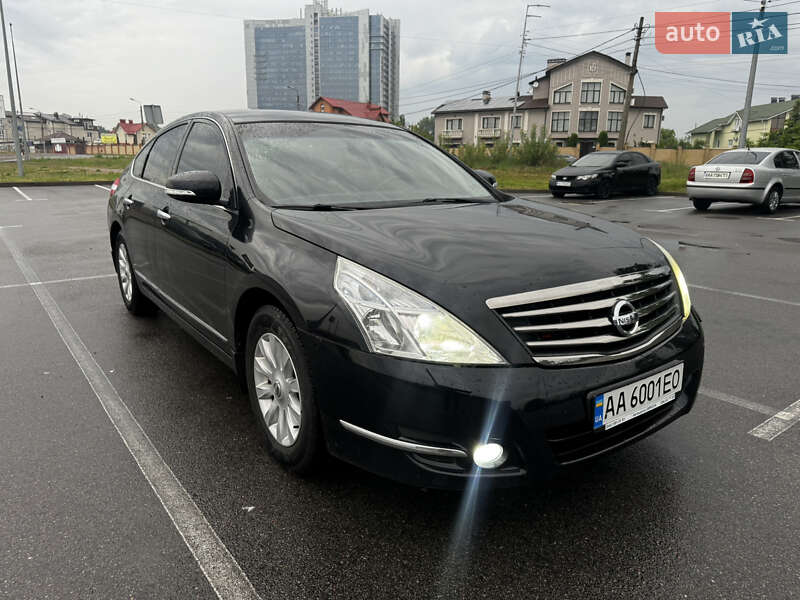 Nissan Teana (2010)