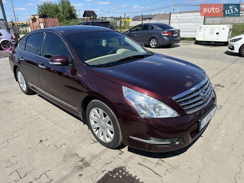 Nissan Teana (2010)
