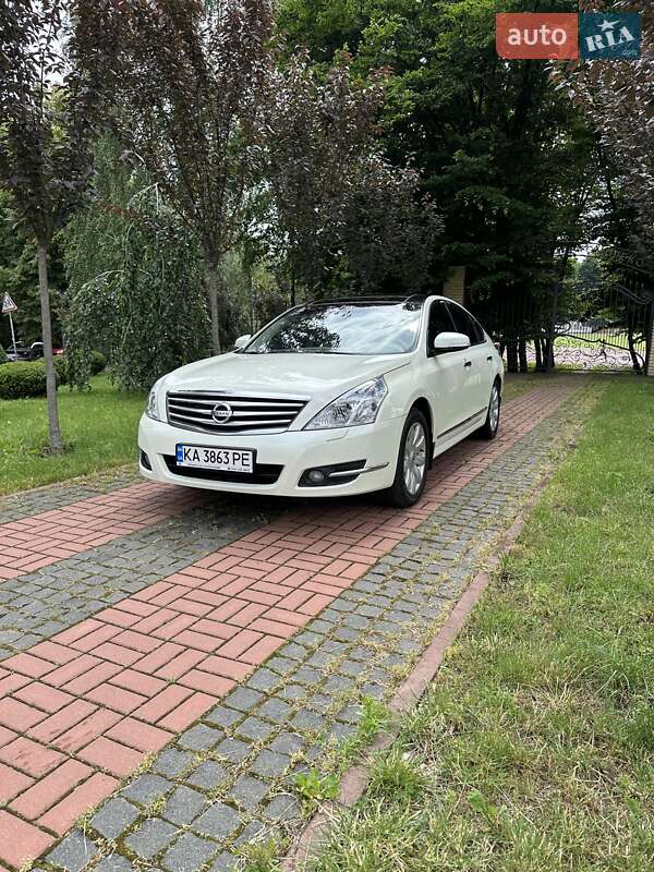 Nissan Teana (2010)