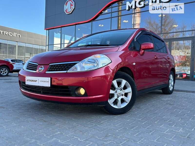 Nissan Tiida (2008)