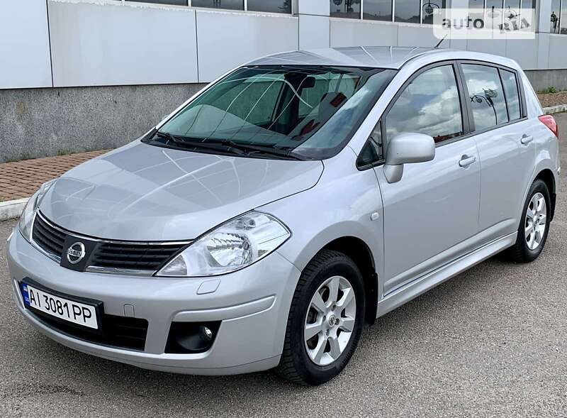Nissan Tiida (2012)