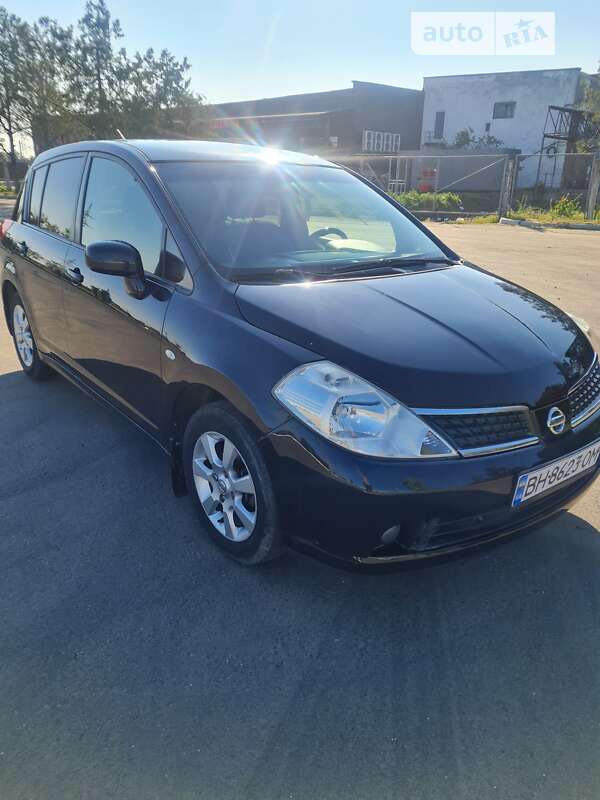 Nissan Tiida (2008)