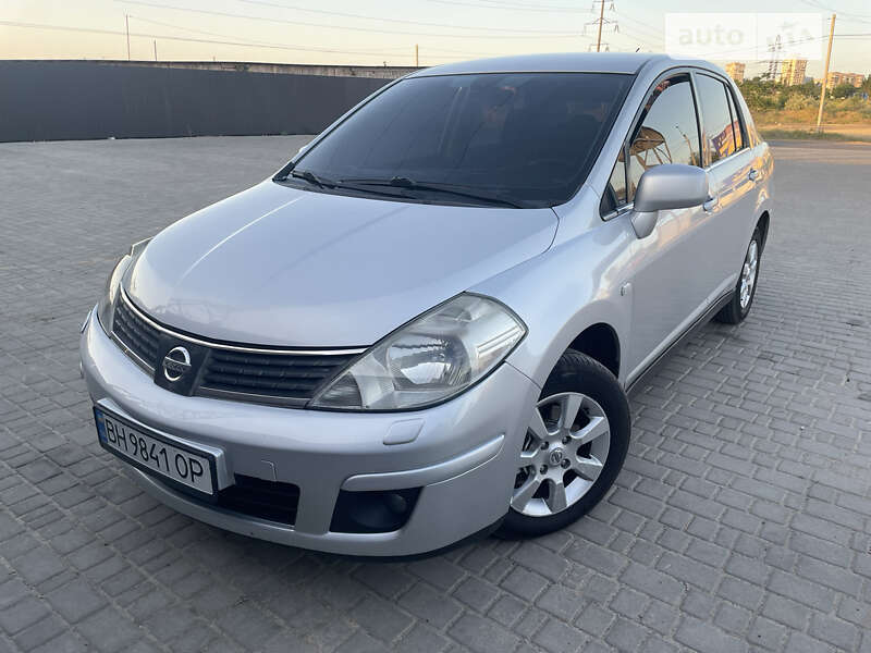 Nissan Tiida (2007)