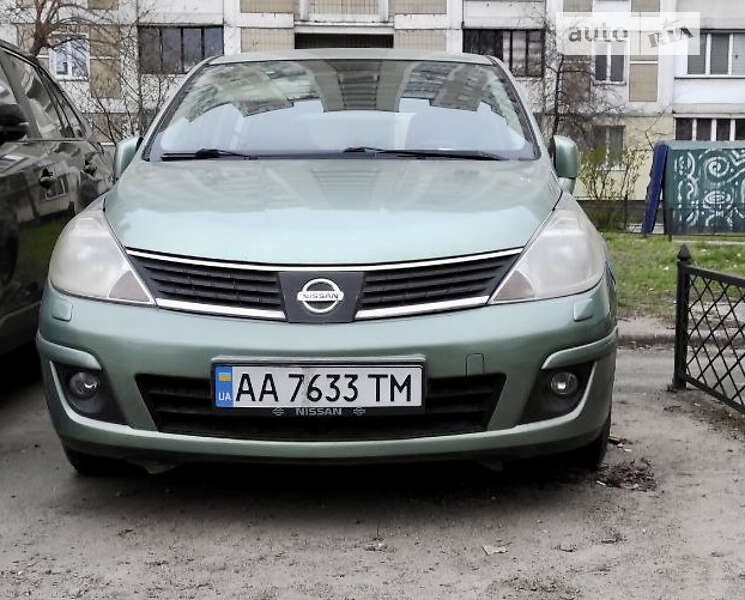 Nissan Tiida (2008)