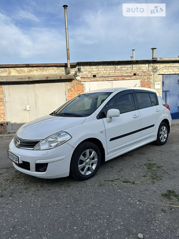 Nissan Tiida (2012)