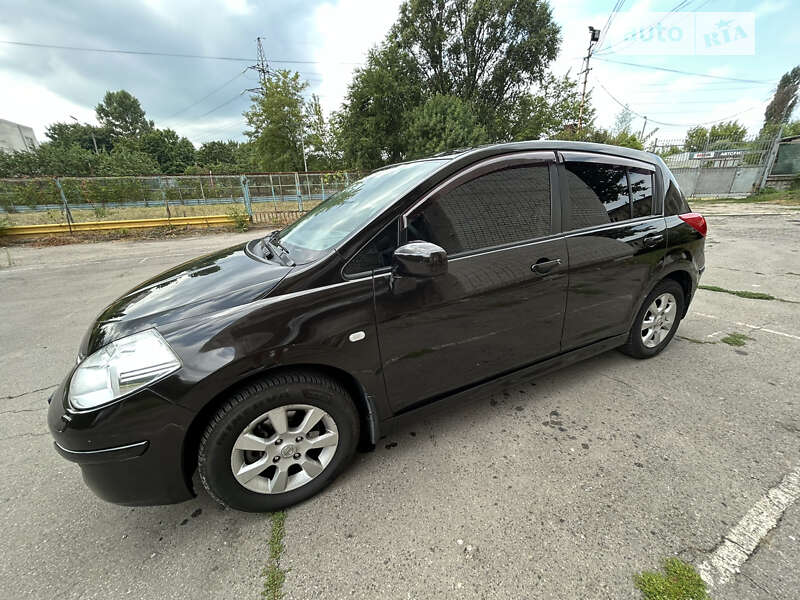 Nissan Tiida (2012)