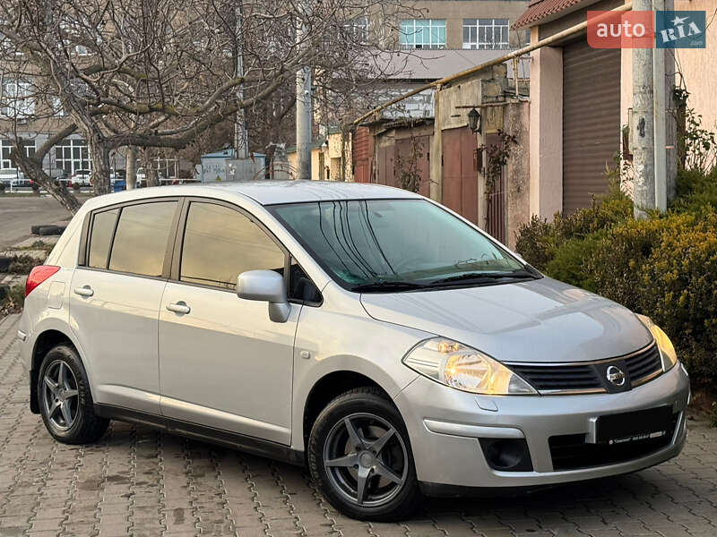Nissan Tiida (2007)
