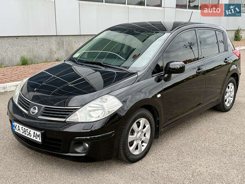 Nissan Tiida (2008)