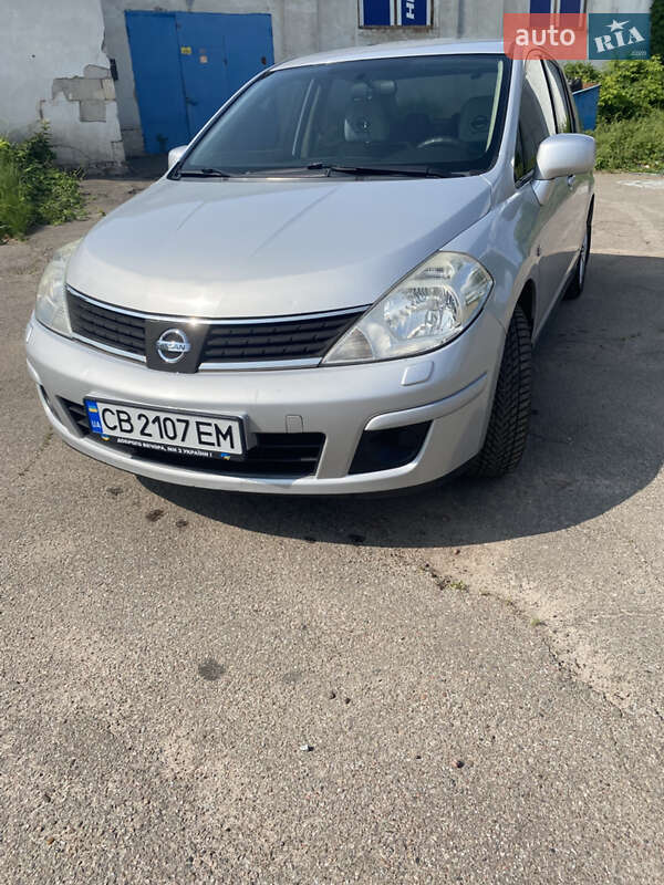 Nissan Tiida (2008)