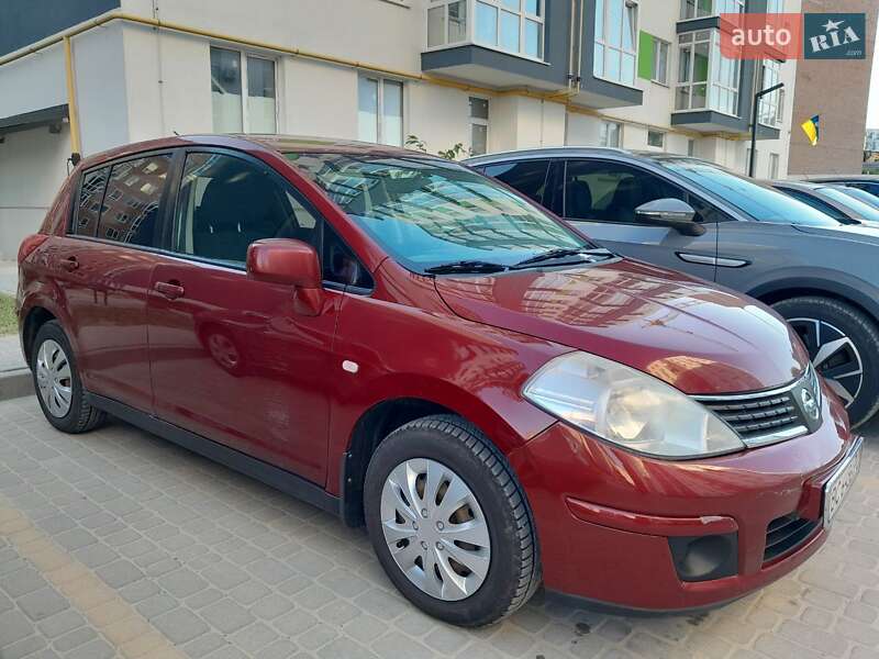 Nissan Tiida (2008)