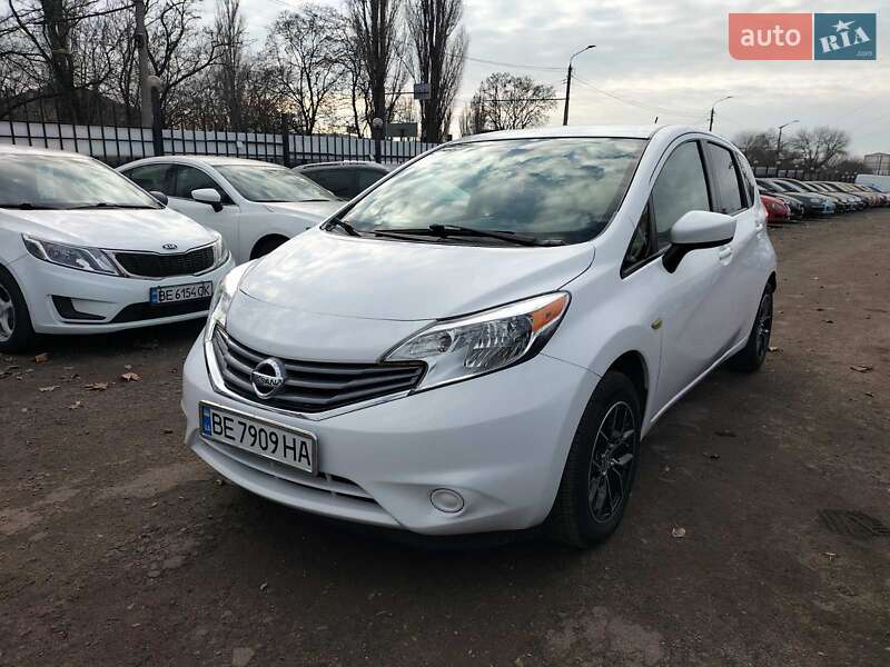 Nissan Versa note (2016)