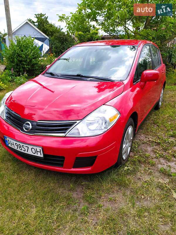 Nissan Versa (2011)