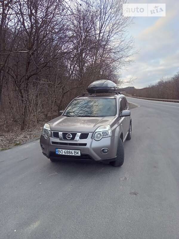 Nissan X-trail (2010)