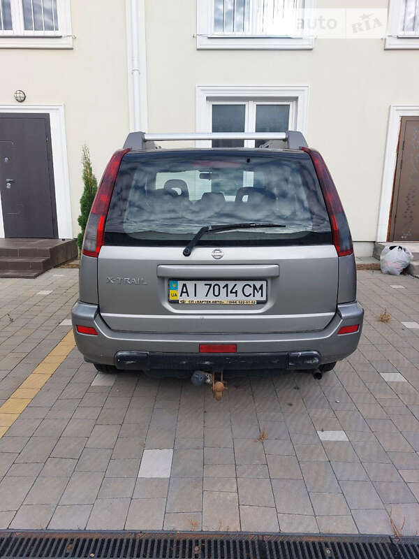 Nissan X-trail (2003)