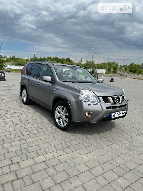 Nissan X-trail (2011)