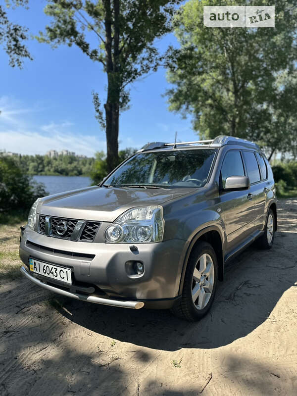 Nissan X-trail (2010)